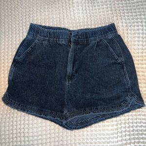 AEO Mom Short